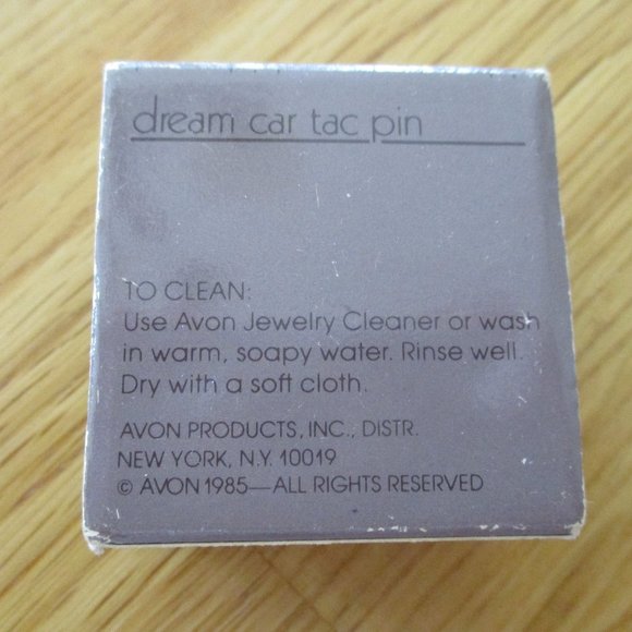 Vintage Avon Pin 1929 Ford with original Avon box - Picture 3 of 9
